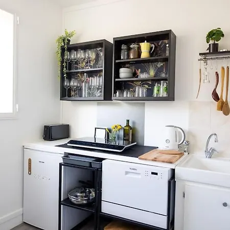 Peaceful Nest Shelter Close To Montmartre Parigi